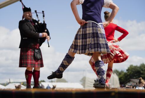 highland dancers